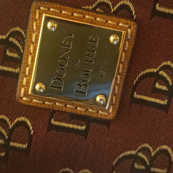 Dooney & bourke rose black gold same size to mustard - Picture 3 of 11